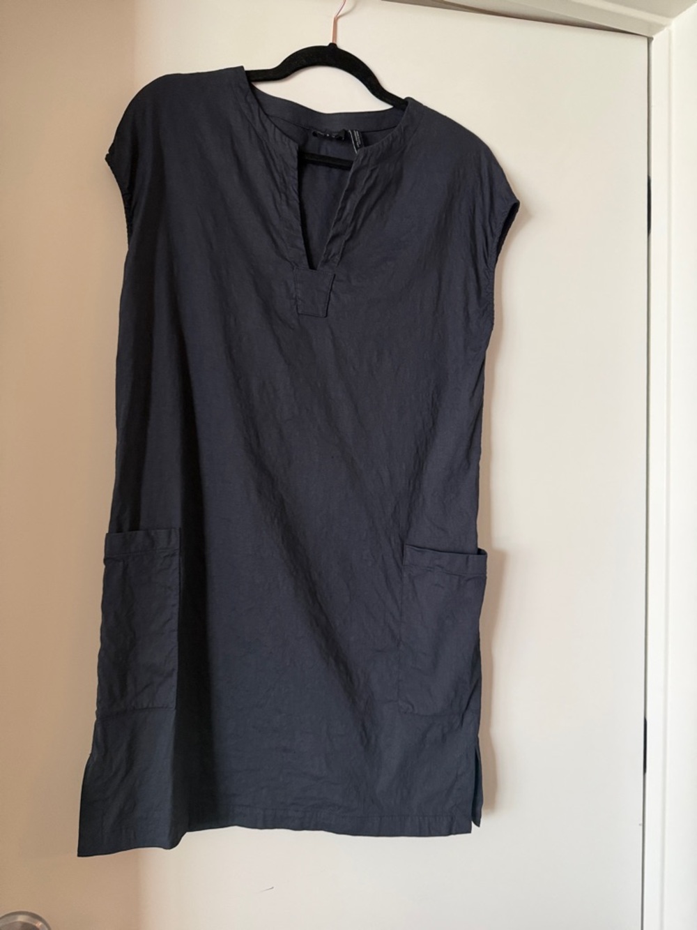 Theory Linen Casual Short Sleeve Shift Dress in Navy